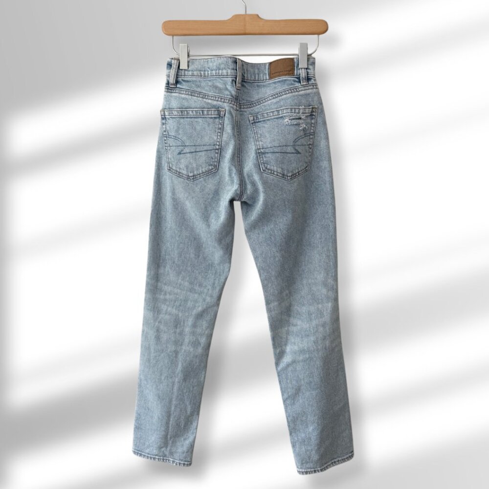 💙 American Eagle Distressed Boyfriend Jeans for Petites | Light Wash | Size 000 - Picture 3 of 8